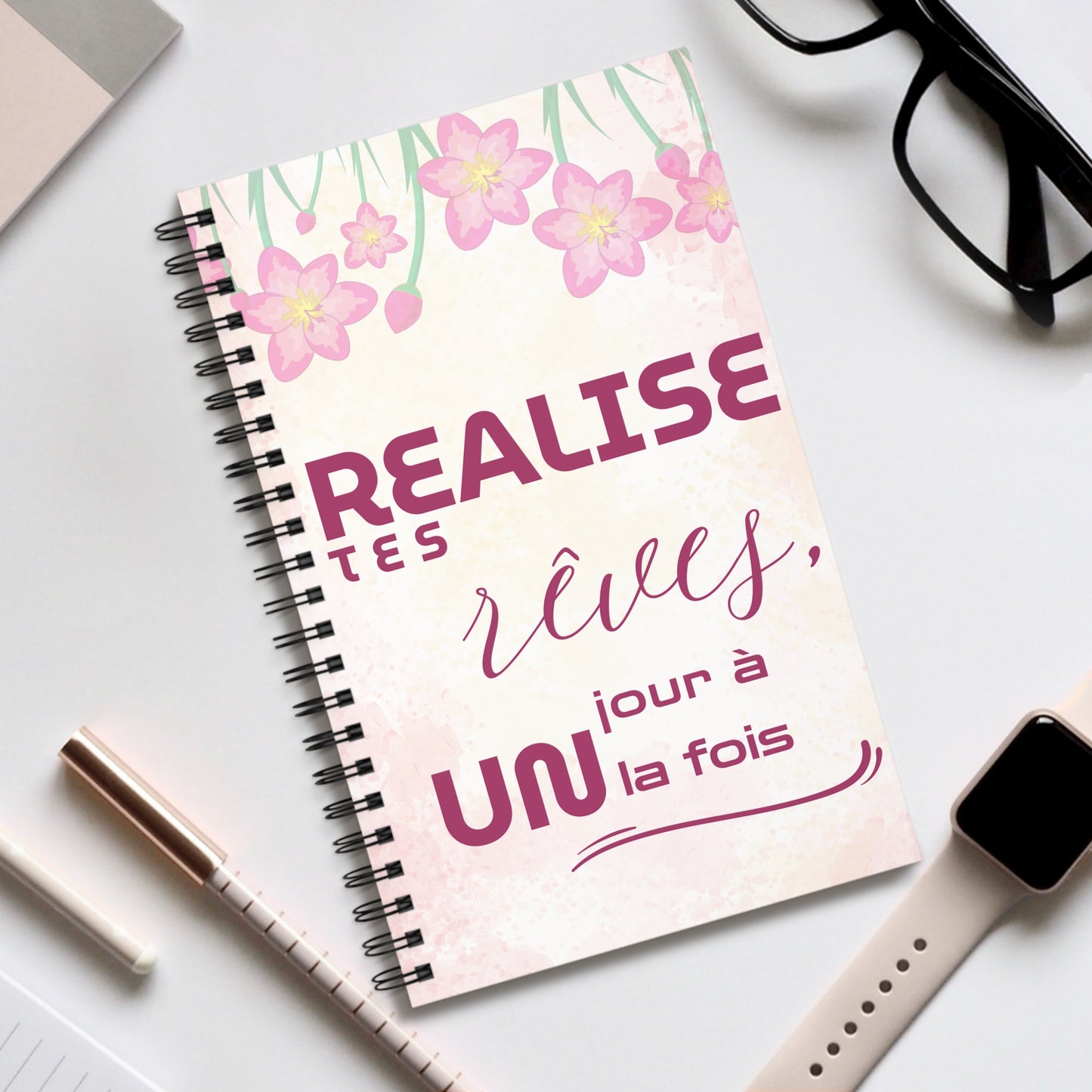 Carnet de Notes Inspirant "Réalise tes Rêves, Agenda Un Jour à la Fois" - Agenda motif fleur rose - Carnet de note motivant - Motivation Quotidienne